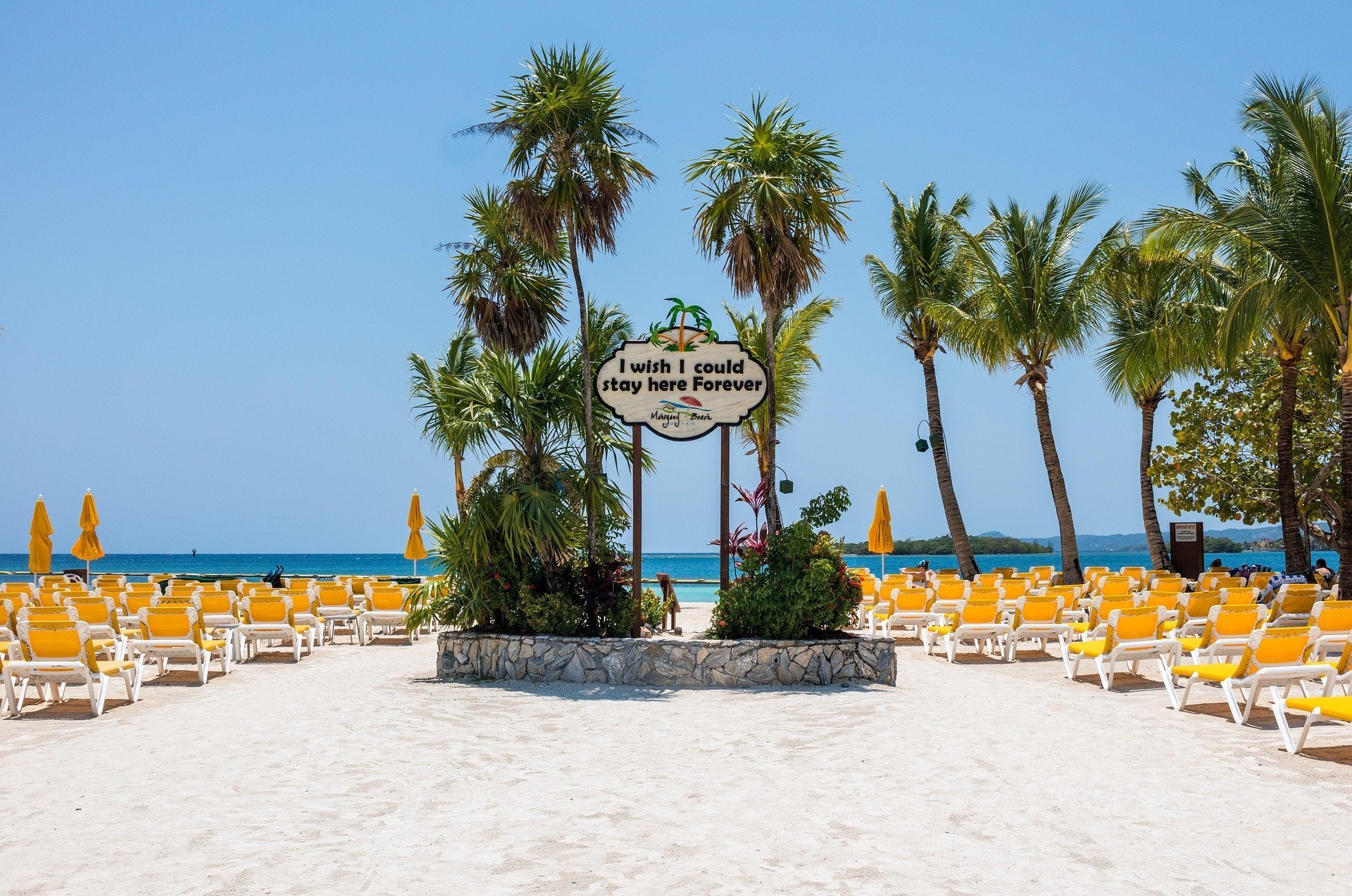 michelle-maria-mahogany-bay-4165408_1920